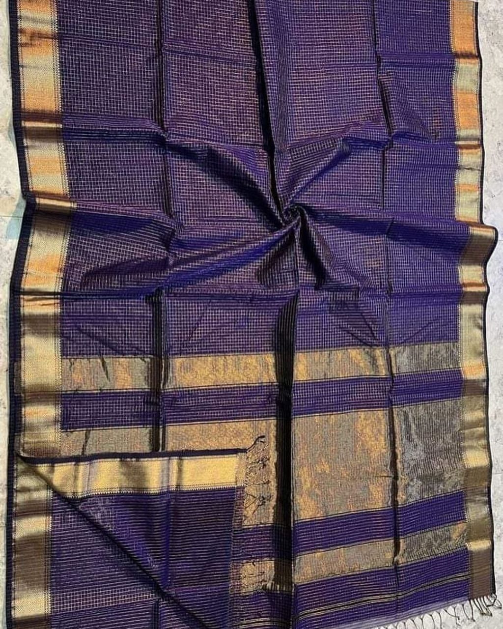 Maheshwari handloom zari checks saree