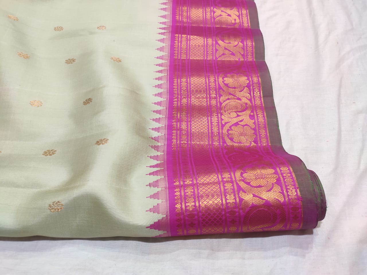 Gadwal Pure Silk Saree