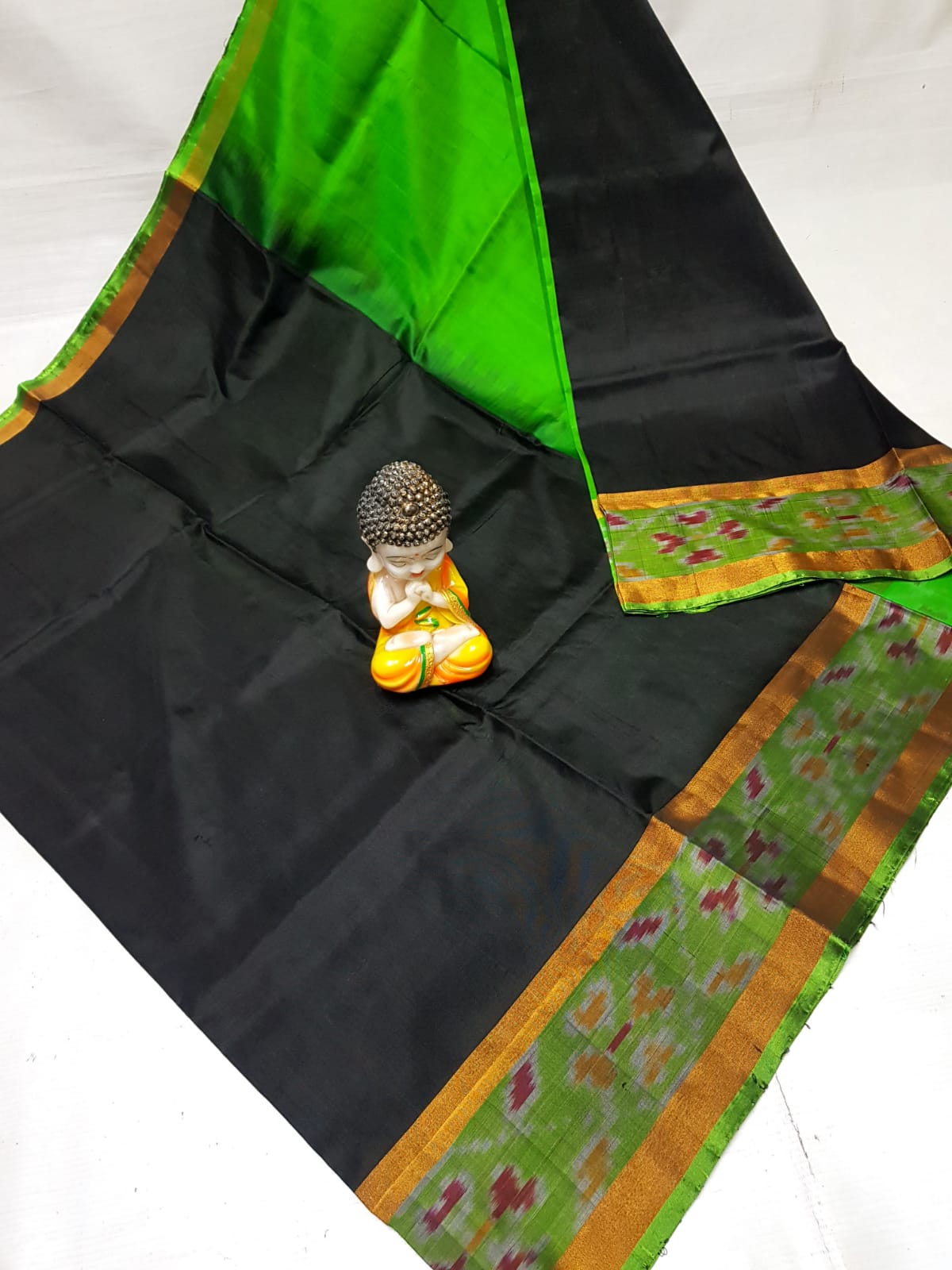 Uppada Small Pochampally Border Saree