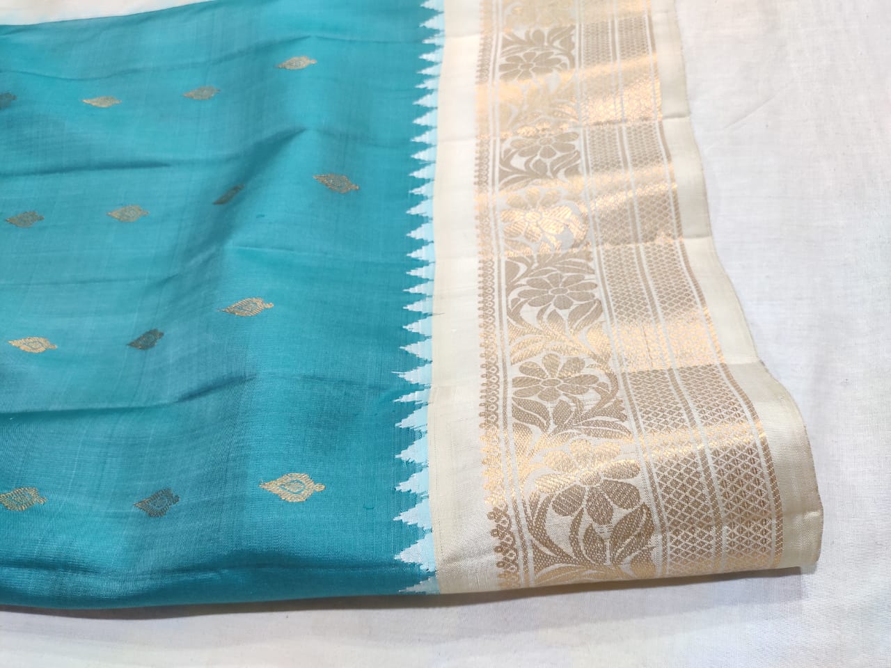 Gadwal Pure Silk Saree