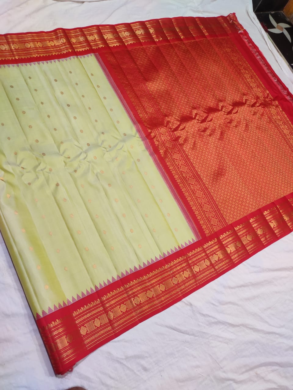 Gadwal Pure Silk Saree