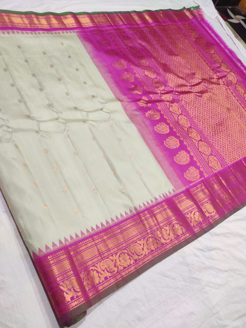 Gadwal Pure Silk Saree